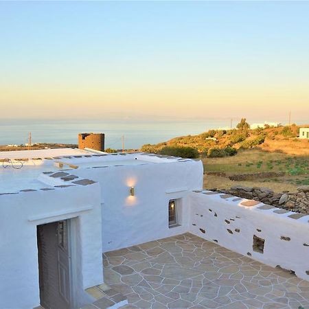 Windmill Arades Suite Apollonía Exterior photo