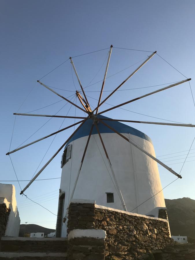 Windmill Arades Suite Apollonía Exterior photo